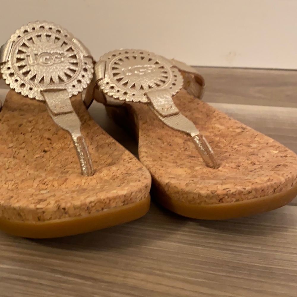 UGG Gold Leather Thong Sandal size 7